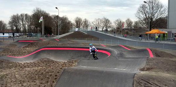 Pumptrackbaan Rode Markeringen en Belijningen